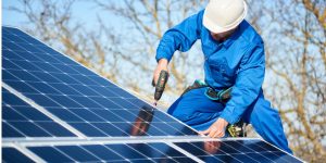 Installation Maintenance Panneaux Solaires Photovoltaïques à La Roche-Canillac